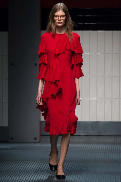 Look 14
